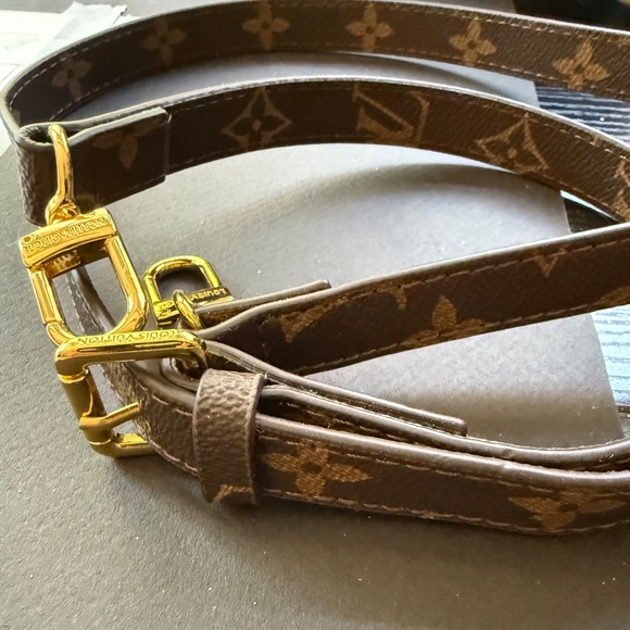 MEMORIAL DAY SALE Beautiful Louis Vuitton Brown and Gold Monogram Belt!!! 36” - Picture 1 of 8